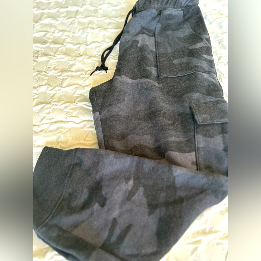 Pink Victoria’s secret cargo sweatpants gray camo